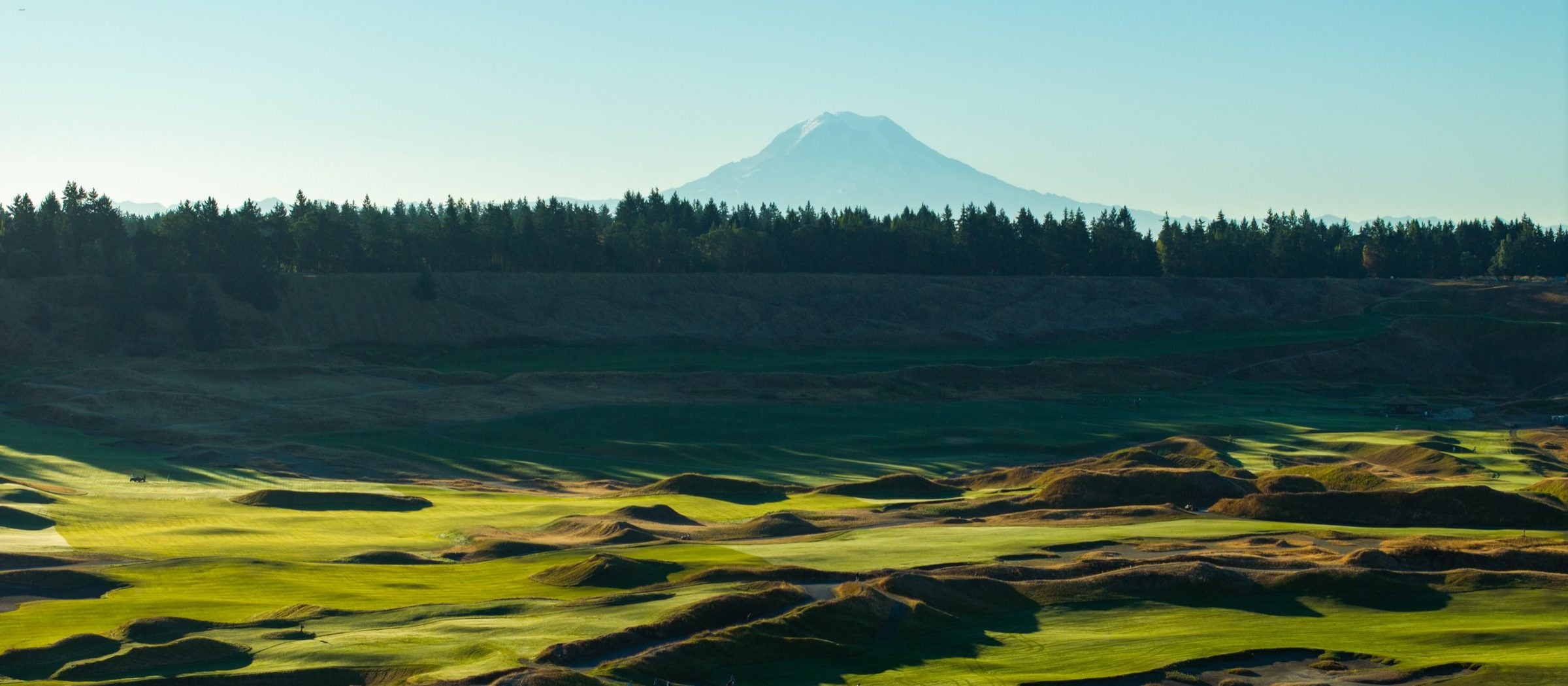 Links fairways at Chambers Bay with Mount Rainier on the horizon